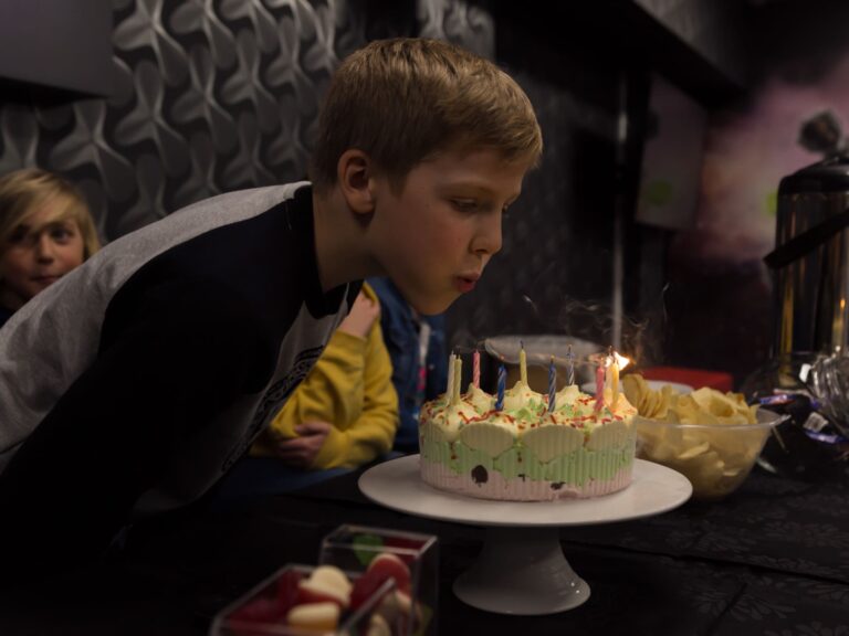 12 EPIC Things To Do On Your Birthday In Melbourne