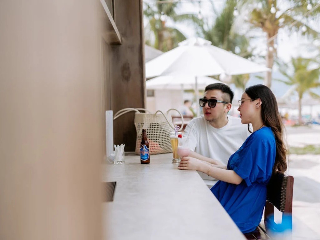 17 Exciting Activities In Melbourne For Adults Cozy beachside bistro
