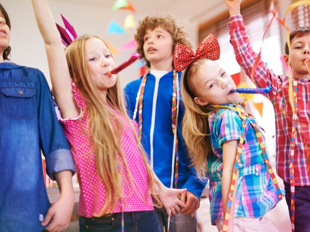 13 Epic Birthday Party Ideas For Your Kid’s 13Th Birthday Disco themed party