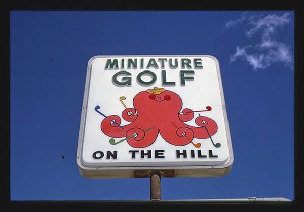Play-mini-golf