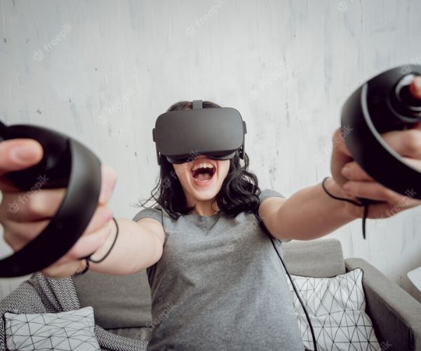 Virtual reality escape rooms
