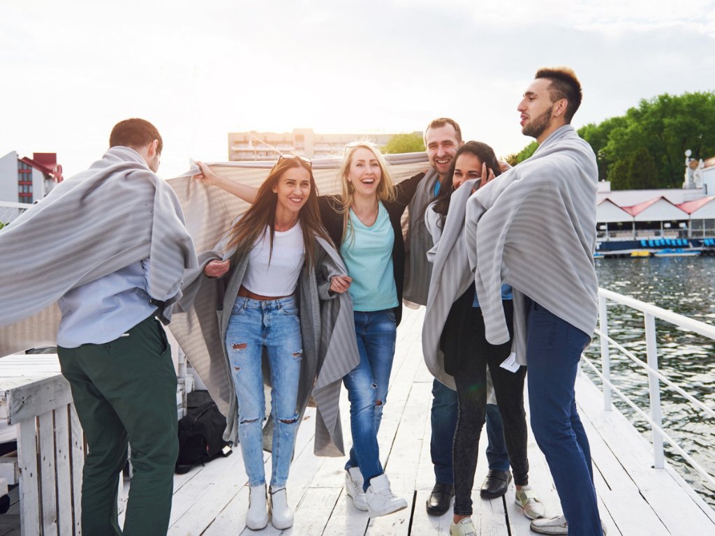 5 Ultimate Team Bonding Activities in Sydney Entermission VR Sydney